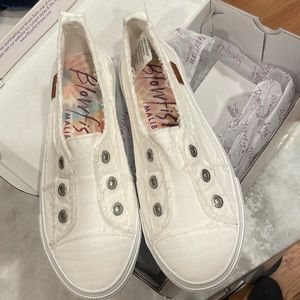 Womens blowfish sneakers 9.5 white NEW